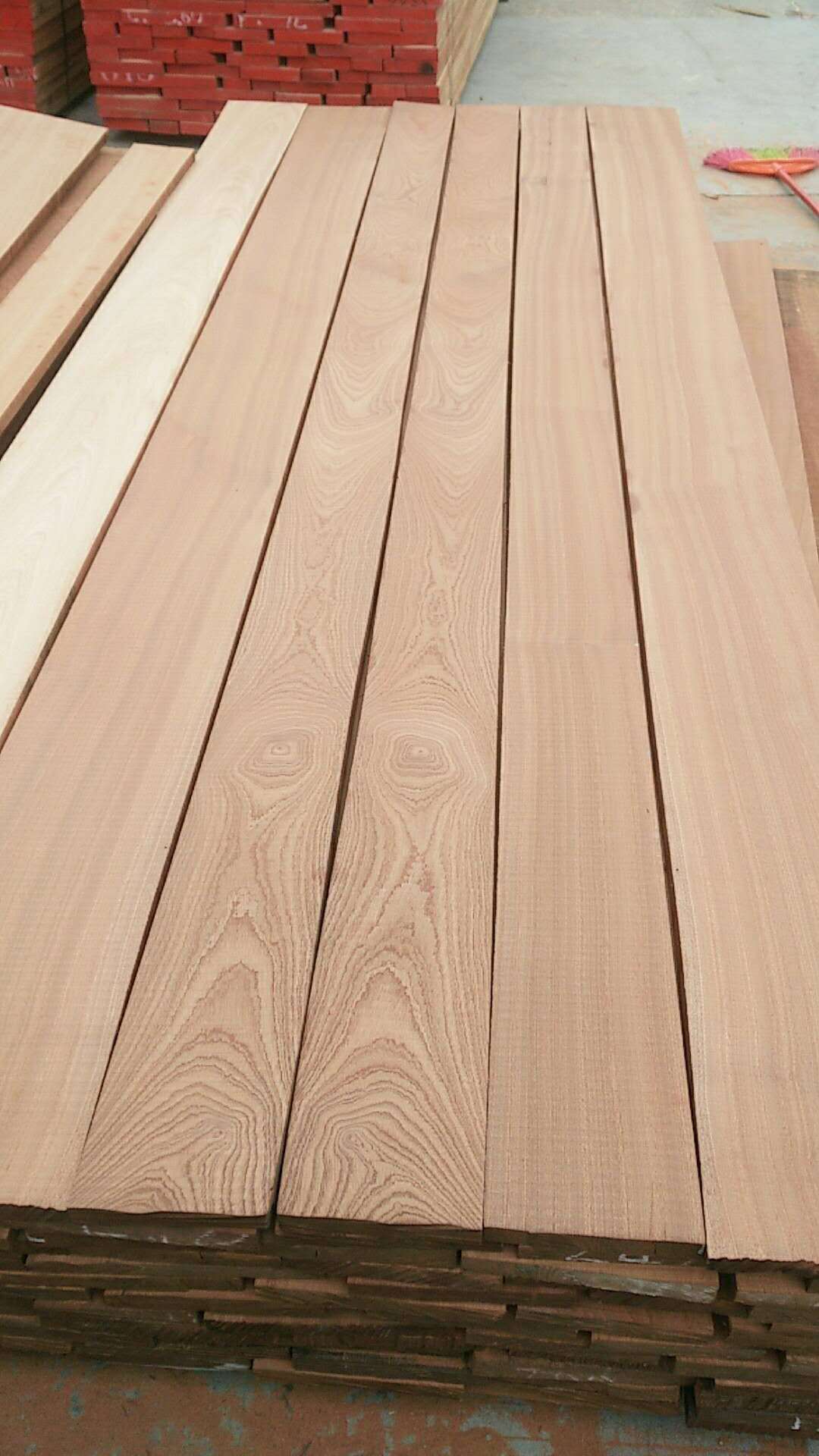 沙比利薄板補(bǔ)倉中。。